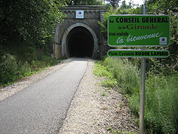 Piste cyclable reliant Bordeaux  Sauveterre de Guyenne (Roger Lapbie)