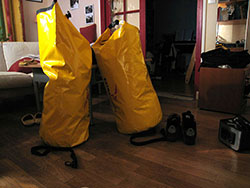 Préparatifs : les 2 gros sacs de la remorque Extrawheel